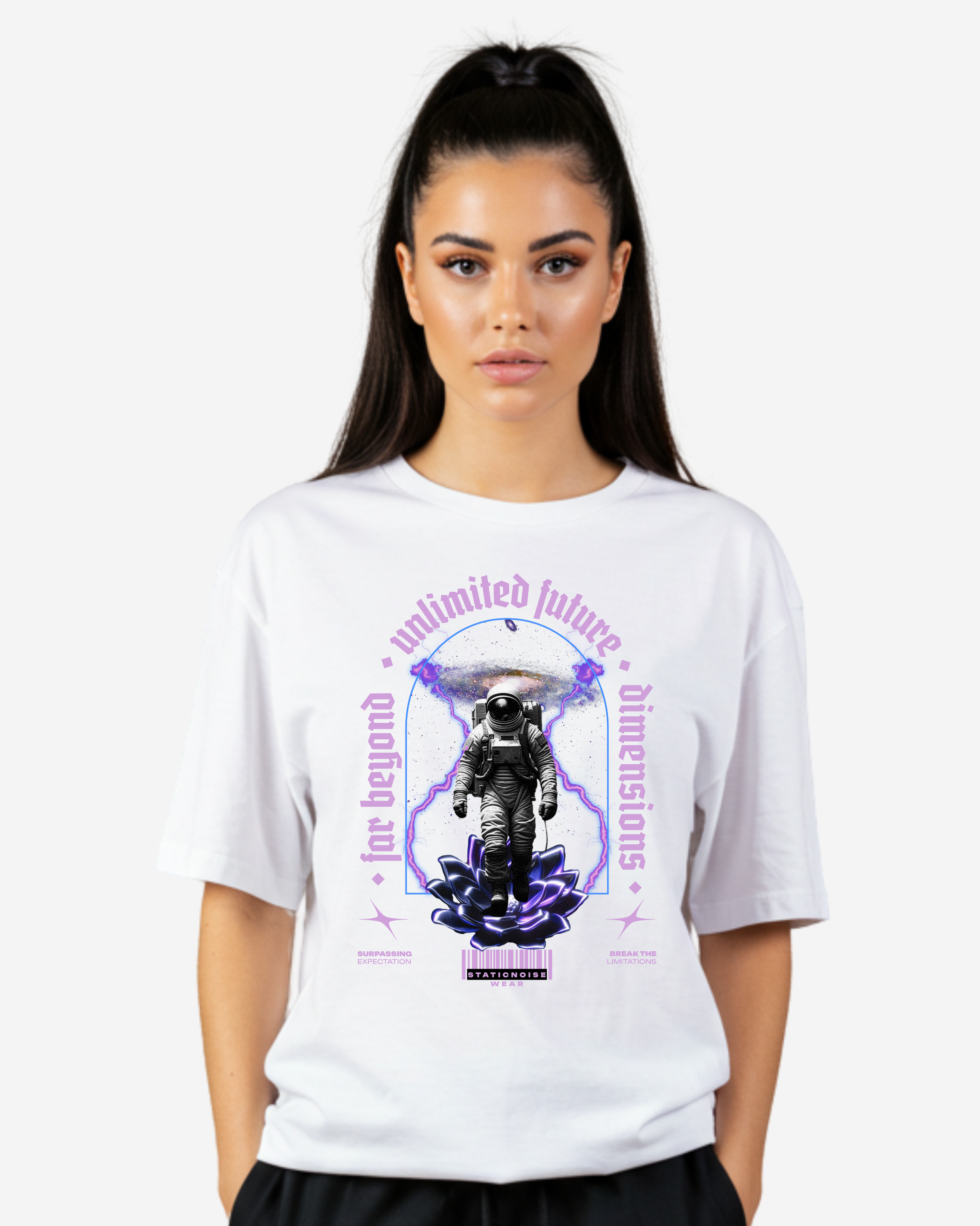 Astronaut Graphic Women's Oversized T-Shirt