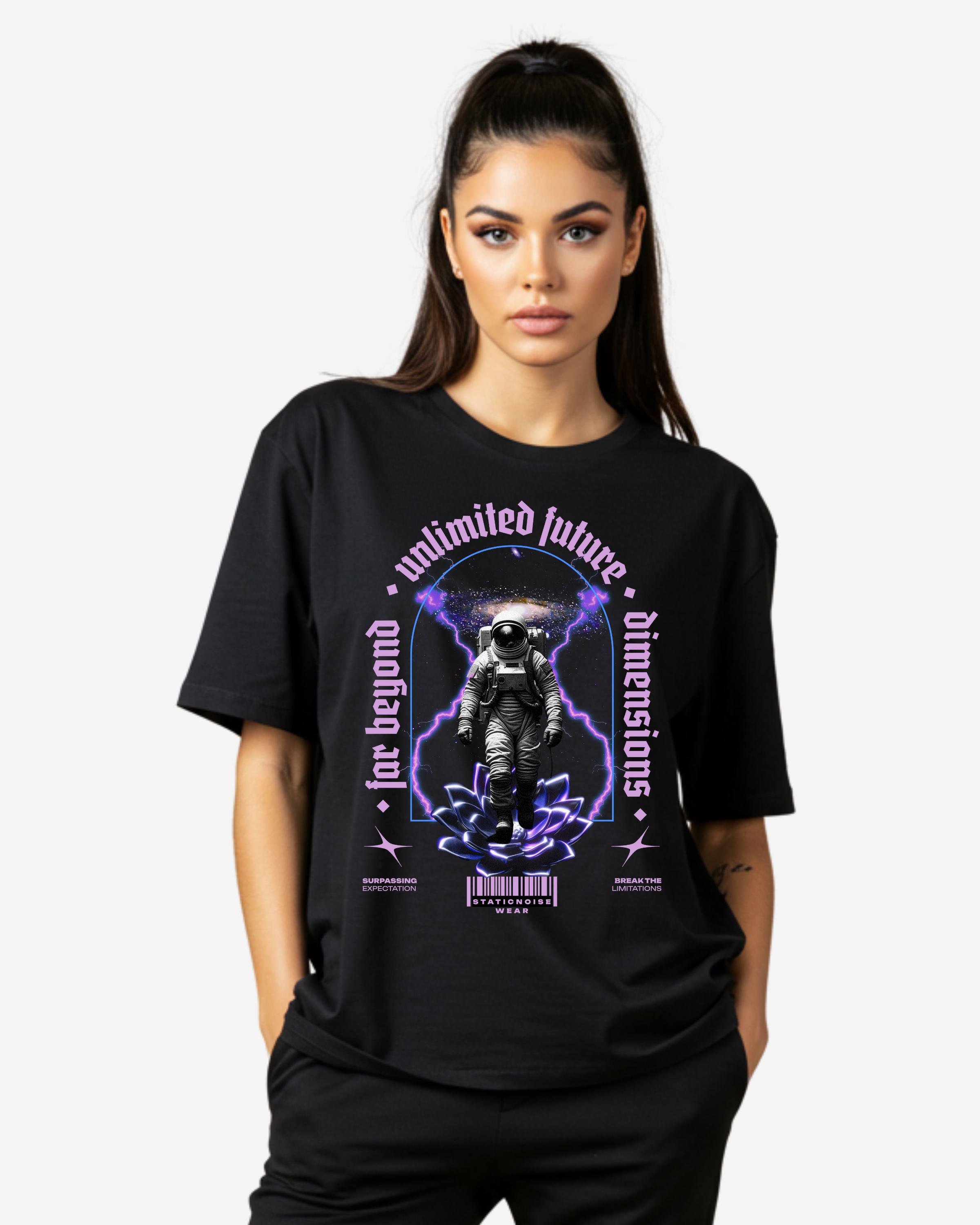 Astronaut Graphic Women's Oversized T-Shirt